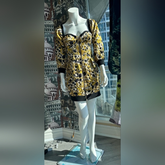 Moschino for H&M dress. - Picture 3 of 8